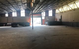 700 m² Industrial space in Bothas Hill