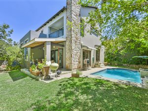 4 Bed House in Stone River Estate