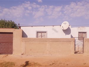 2 Bed House in Lakeside