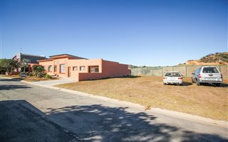 4 Bedroom House in Hillside