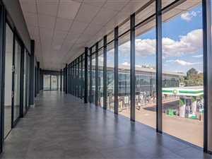 100 m² Retail Space in Three Rivers