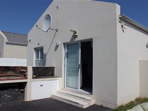 2 Bed Townhouse in Olifantskop