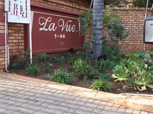 2 Bed Townhouse in Wierda Glen
