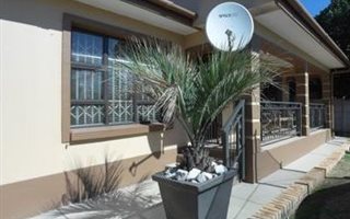 6 Bedroom House in Despatch