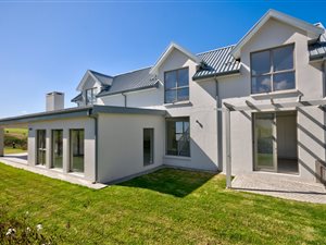4 Bed House in Kingswood Golf Estate