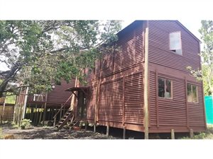 11 Bed House in Leisure Bay