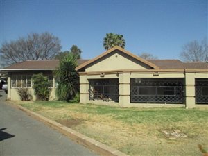 4 Bed House in Vaalpark