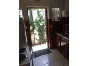 1 Bed Garden Cottage in Parktown