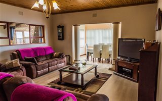3 Bedroom House in Dana Bay