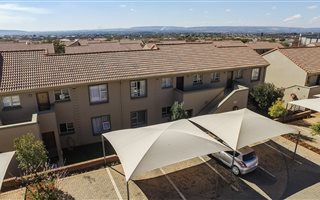 2 Bedroom Apartment in Leeuwenhof Estate