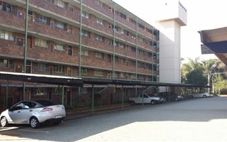 1 Bedroom Apartment in Colbyn