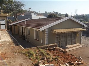 3 Bed House in Lotus Park