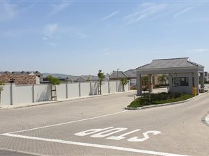3 Bed House in Stonewood Security Estate