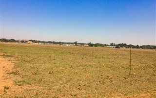 2413 m² Land available in Rosashof