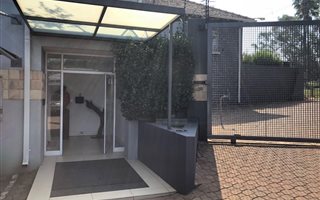 300 m² Commercial space in Forest Town