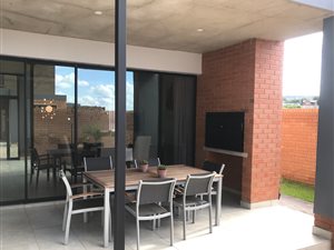 3 Bed House in Silver Lakes