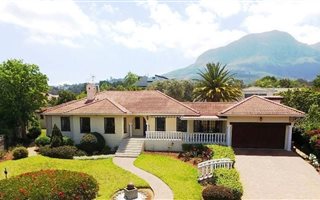 3 Bedroom House in Helderrand