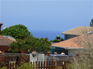 918 m² Land available in Forest Downs