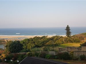 2 Bed Apartment in Illovo Beach