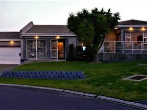 4 Bed House in Uitzicht