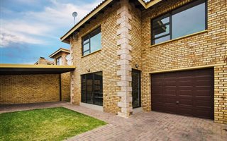 3 Bedroom Townhouse in Honeydew Manor