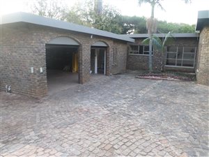 5 Bed House in Lynnwood Ridge