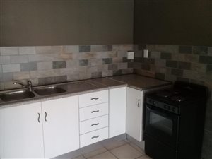 1 Bed Garden Cottage in Montana Park