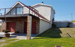 3 Bedroom House in De Kelders