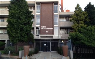 2 Bedroom Apartment in Roodepoort Central