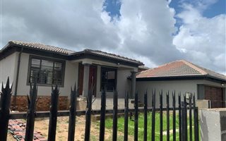 3 Bedroom House in Cosmo City