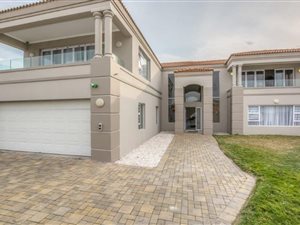 5 Bed House in Bluewater Bay