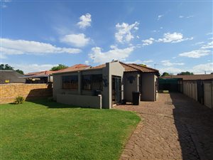 3 Bed House in Dersley