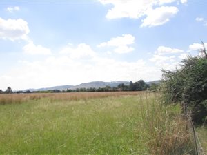 2.2 ha Land available in Eikenhof