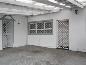 7 Bed House in Newfields