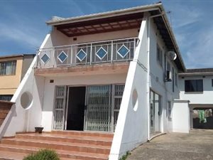 3 Bedroom Duplex in Whetstone