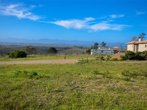 800 m² Land available in The Hill Estate