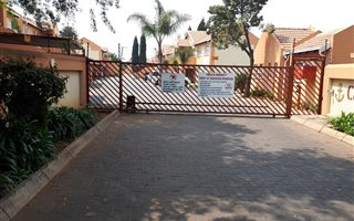 2 Bedroom Townhouse in Airport Park
