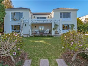 5 Bed House in Erinvale Estate
