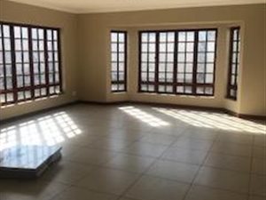 3 Bed House in Amberfield Valley