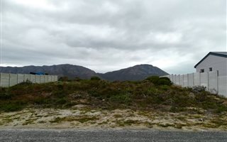 519 m² Land available in Perlemoenbaai