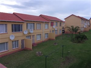 2 Bedroom Apartment in Grobler Park