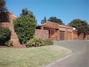3 Bed Simplex in Vanderbijlpark CE3