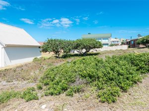 591 m² Land available in Jongensfontein