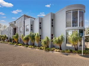 982 m² Commercial space in Broadacres