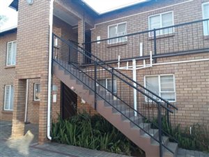 2 Bed House in Hennopspark