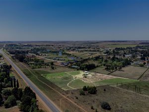 2.4 ha Land available in Bredell AH