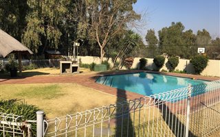 2 Bedroom Townhouse in Douglasdale