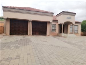 4 Bed House in Suiderberg