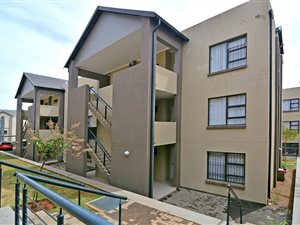 2 Bed Apartment in Ruimsig