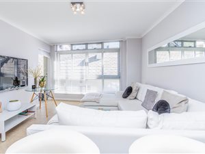 2 Bed Apartment in Sea Point